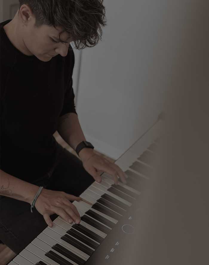 Blue-Bay-Studios_Wedding-Soundtrack_Musikstudio_Tonstudio_Sonddesign_Hochzeitsvideo_Hochzeitsmusik_Chantal-Lederer
